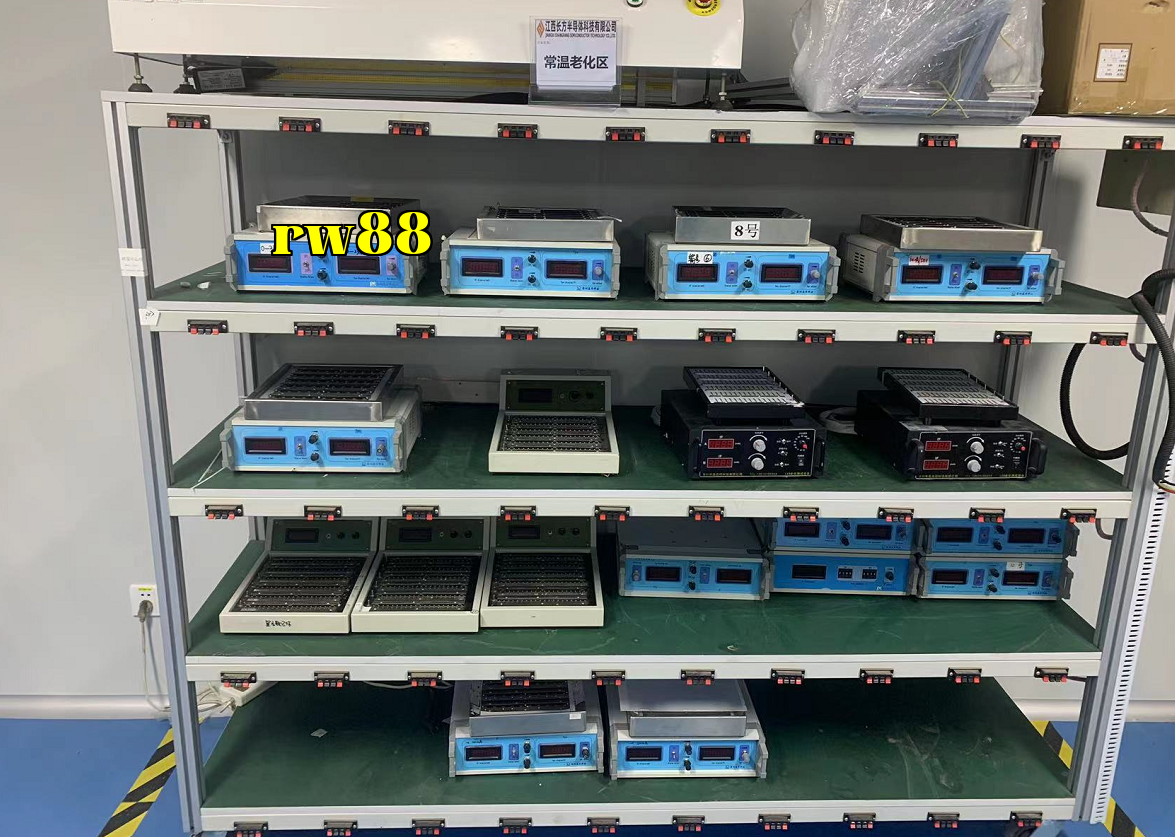 Room temperature aging tester