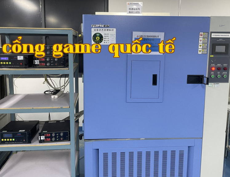 Accelerated aging and life testing instrument